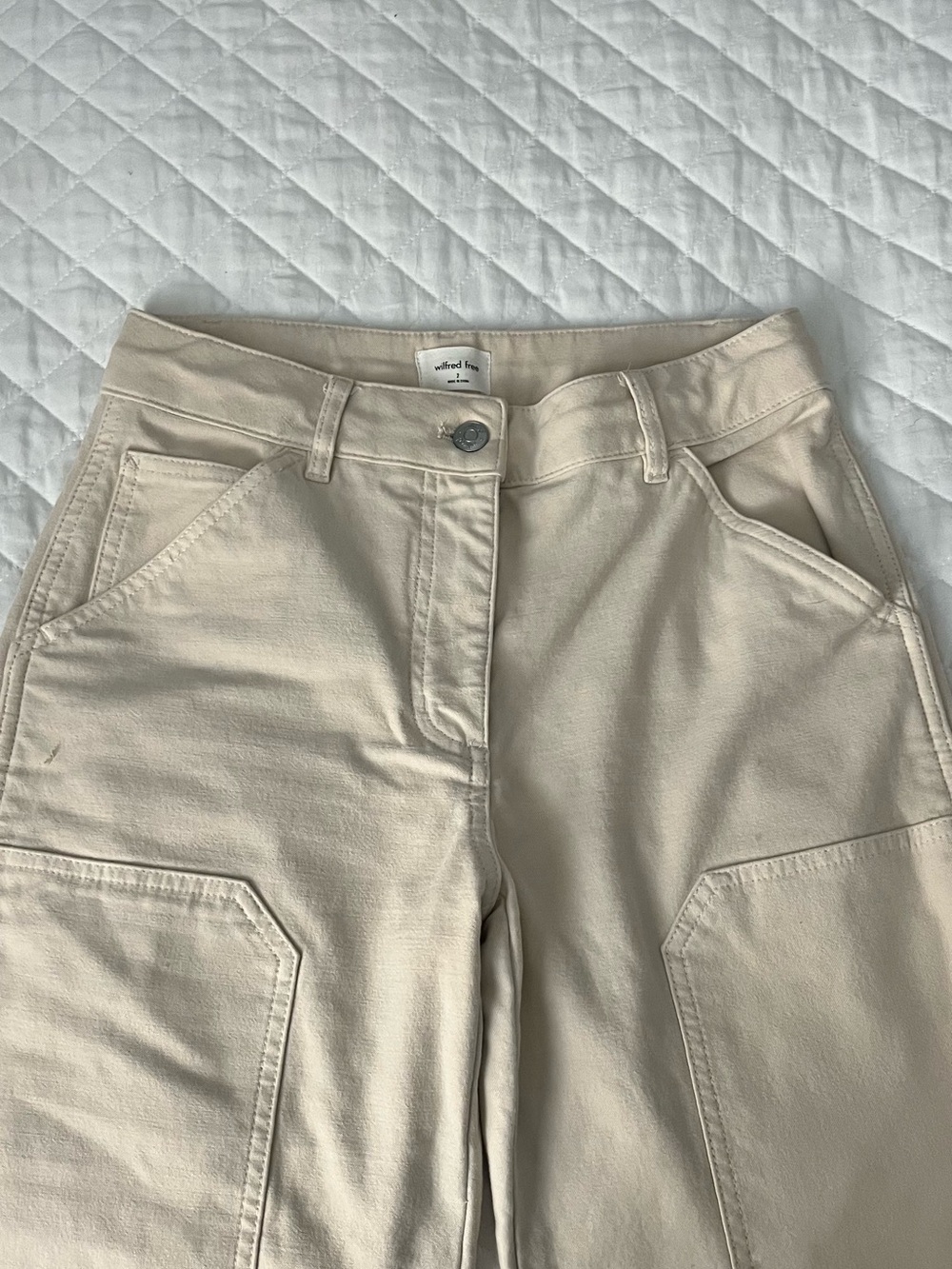 Wilfred Cream Straight-Leg Utility Jeans